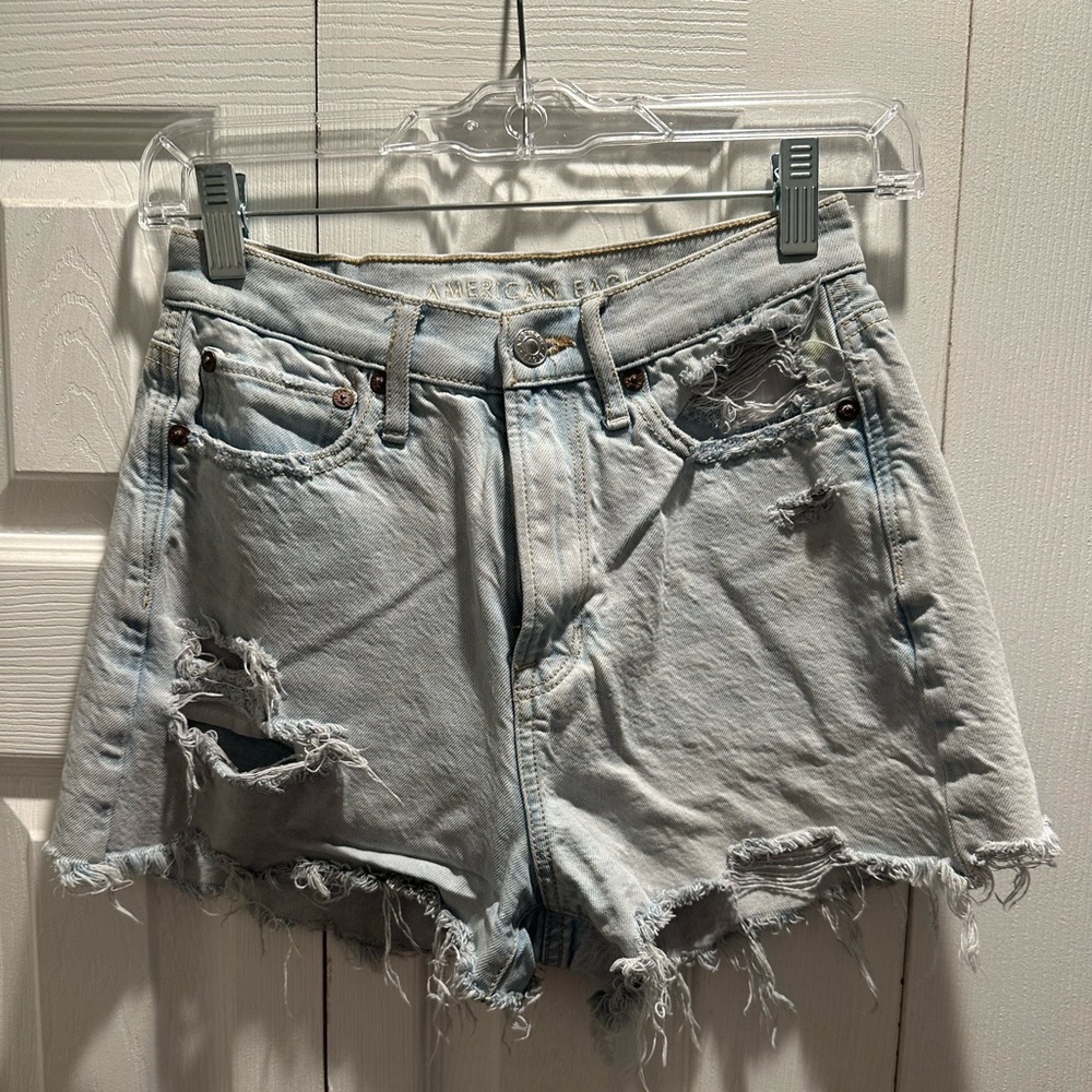 American Eagle Women's Distressed High Rise 90s Cutoff Denim Shorts